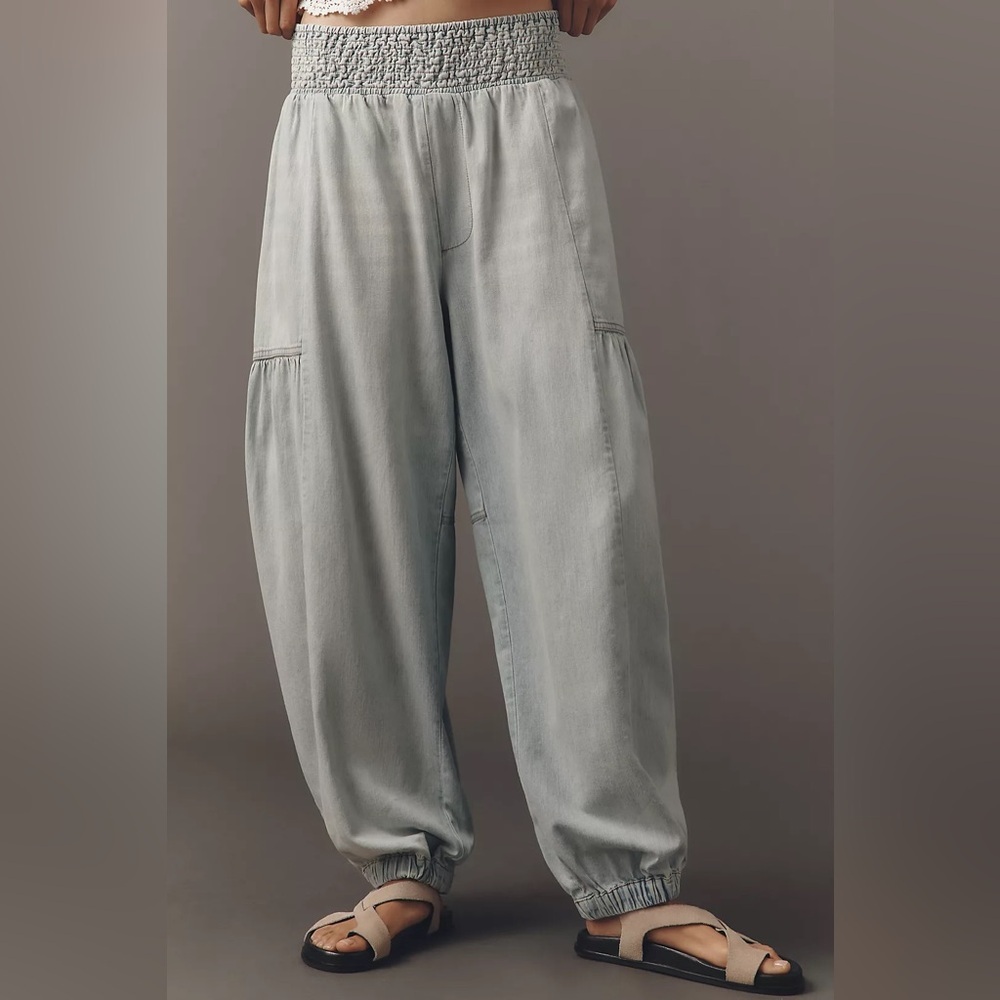 Anthropologie Pilcro High-Rise Balloon Pull-On Jeans - Size Medium 🪐 - Picture 2 of 8